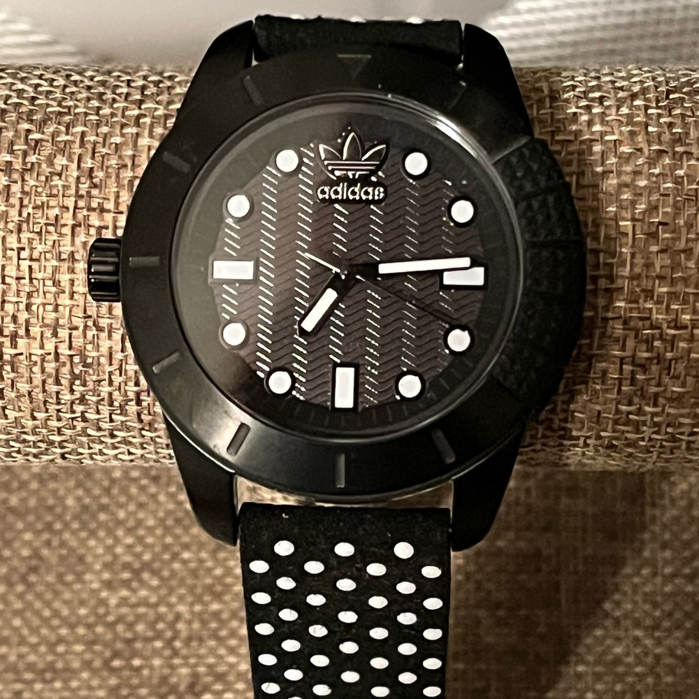 ADIDAS ORIGINAL NWOT AUTHENTIC BLACK & WHITE POLKA DOTS LEATHER BAND WATCH